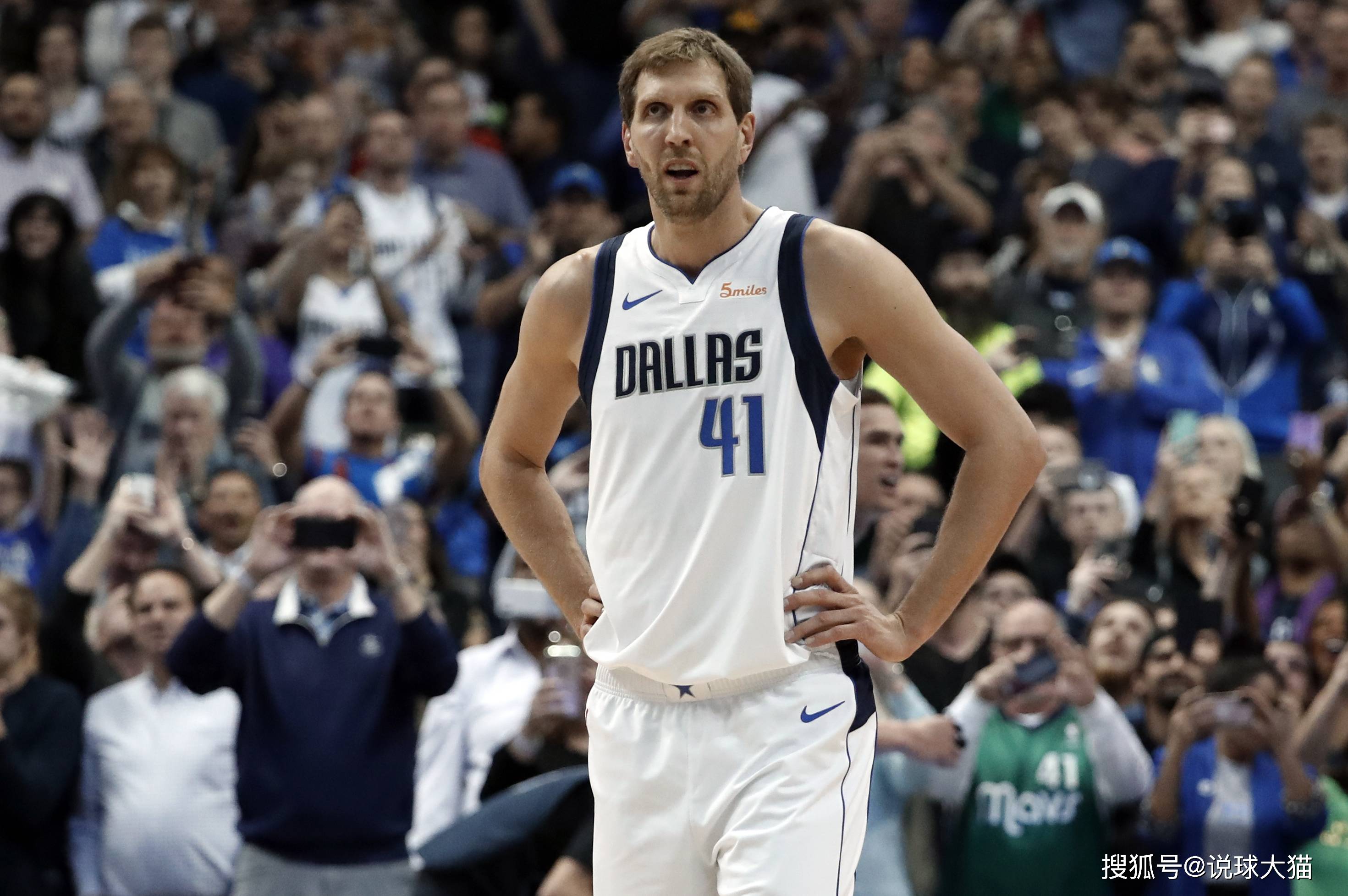 字母哥复出首战，约基奇状态火爆，狂砍50分成为焦点！